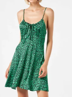 Abito corto con stampa leopardata