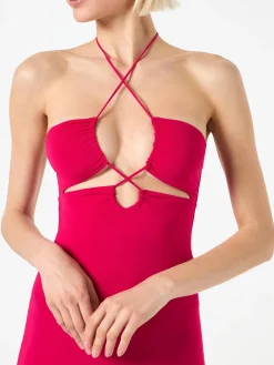 Abito fucsia con taglio longuette