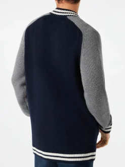 Bomber in maglia blu stile college