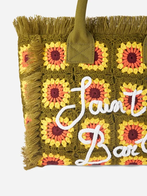 Borsa a spalla all'uncinetto con fiore