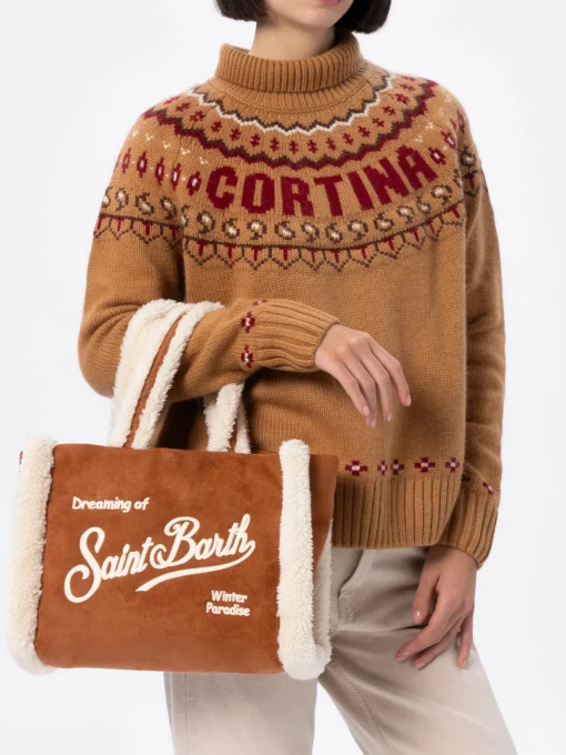 Borsa piccola morbida in pelle di montone color cammello con logo Saint Barth e tracolla