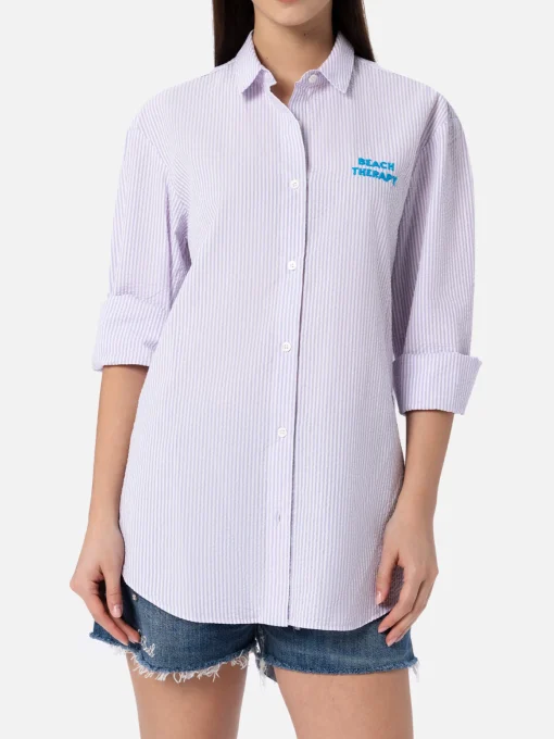 Camicia da donna in cotone con stampa a righe Brigitte con ricamo Beach Therapy davanti e dietro