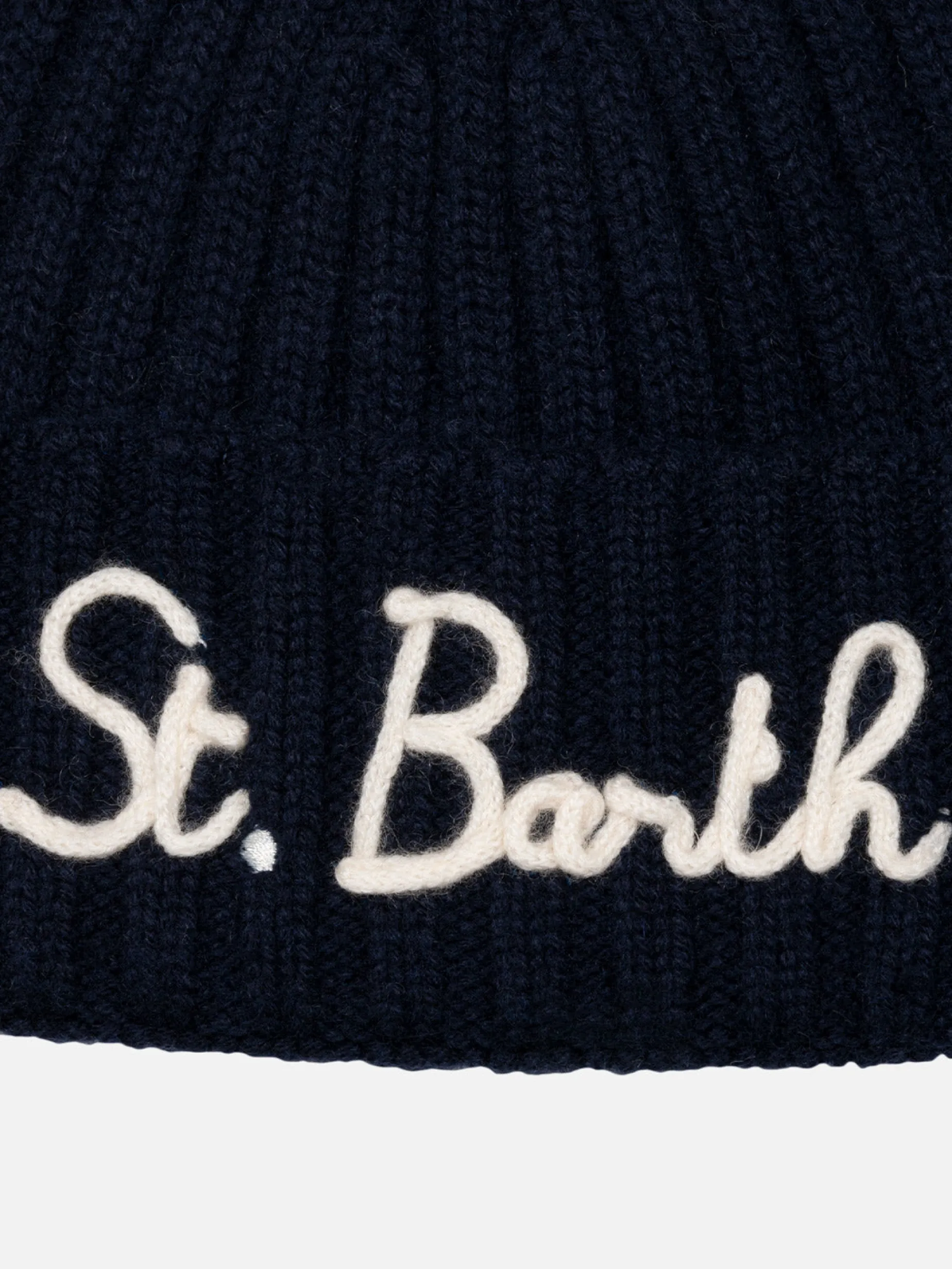 Cappello blu da bambino Wengen con pompon e ricamo St. Barth