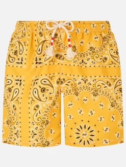 Costume da bagno da uomo con stampa bandana ocra
