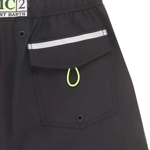 Costume da bagno nero stile surf