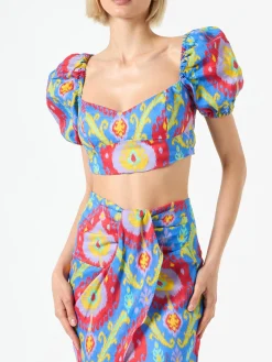 Crop top con stampa ikat