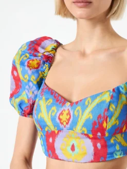 Crop top con stampa ikat