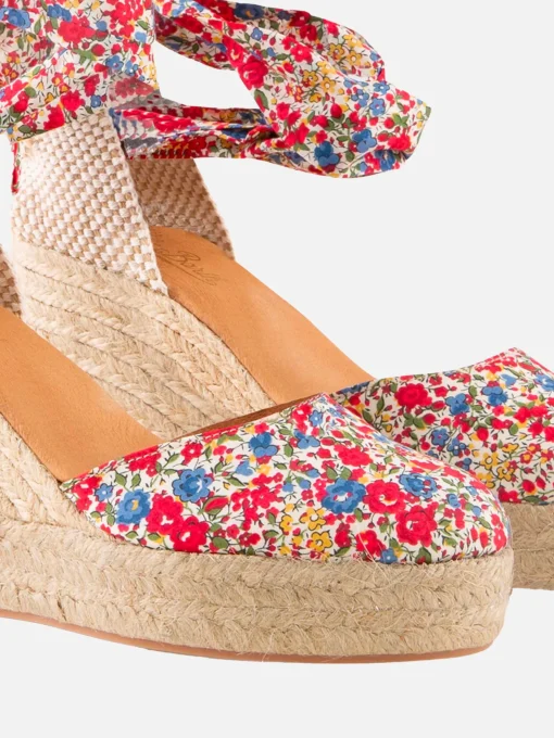 Espadrillas con zeppa alta e laccio alla caviglia