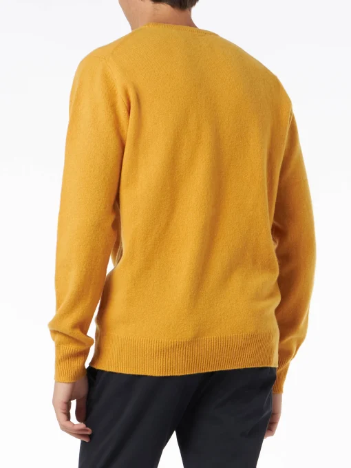 Maglia da uomo girocollo giallo ocra con ricamo St. Barth
