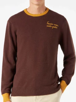 Maglia da uomo marrone con ricamo Faccio cose, vedo gente
