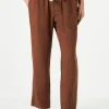 Pantalone da uomo in lino marrone