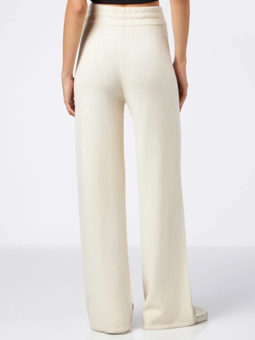 Pantaloni a palazzo in maglia bianca