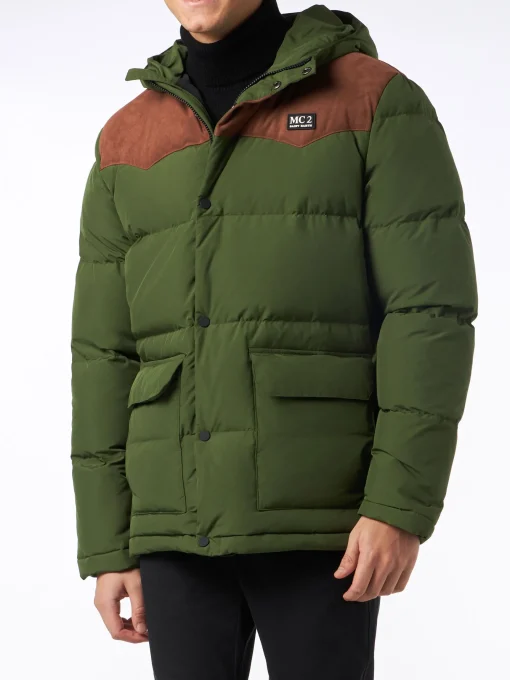 Piumino da uomo verde militare con cappuccio