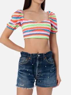 Top corto in maglia raschel da donna