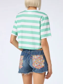 T-shirt corta da donna a righe bianche e acquamarina