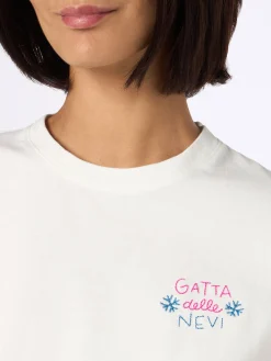 T-shirt da donna Emilie bianca in cotone pesante con ricamo Gatta delle nevi | INSULTI LUMINOSI SPECIAL EDITION