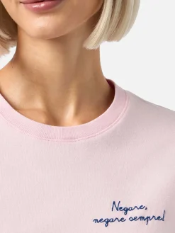 T-shirt da donna Emilie rosa in cotone pesante con ricamo Negare, negare sempre! | VACANZE DI NATALE EDIZIONE SPECIALE