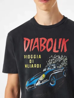 T-shirt da uomo in cotone trattamento vintage con auto Diabolik e soldi stampati | DIABOLIK EDIZIONE SPECIALE