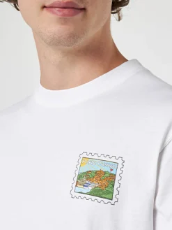 T-shirt da uomo in cotone con stampa fronte e retro cartolina di Porto Cervo | EDIZIONE SPECIALE ALESSANDRO ENRIQUEZ