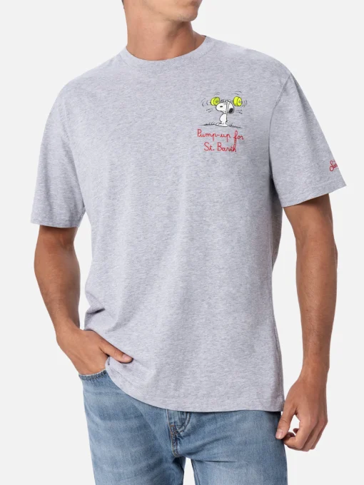 T-shirt da uomo in cotone con stampa e ricamo Snoopy | EDIZIONE SPECIALE SNOOPY PEANUTS™