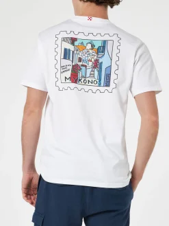 T-shirt da uomo in cotone con stampa fronte e retro cartolina di Mykonos | EDIZIONE SPECIALE ALESSANDRO ENRIQUEZ