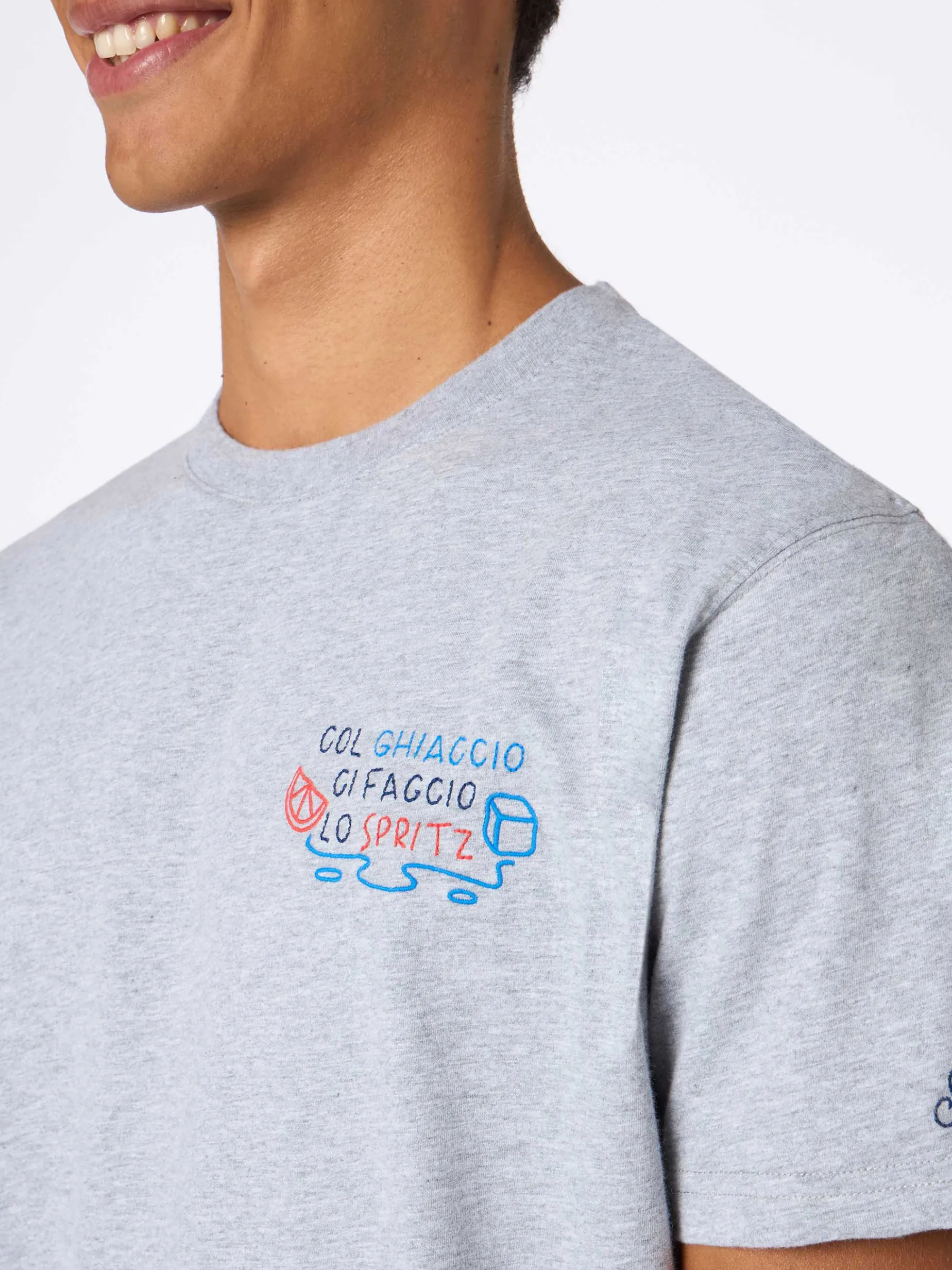 T-shirt da uomo in cotone pesante Arnott con ricamo Col ghiaccio ci faccio lo Spritz | EDIZIONE SPECIALE INSULTI LUMINOSI