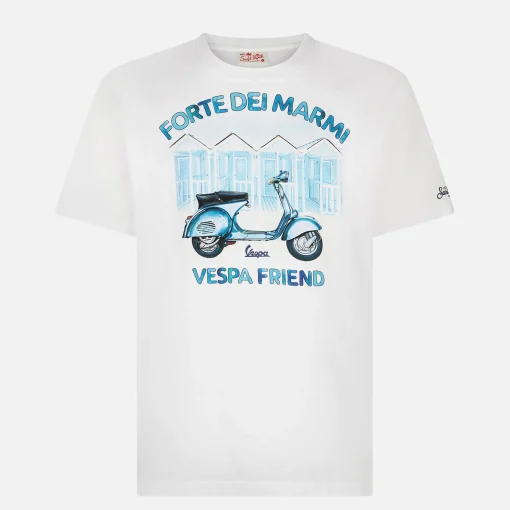 T-shirt da uomo in cotone con stampa Forte dei Marmi Vespa friend | EDIZIONE SPECIALE VESPA®