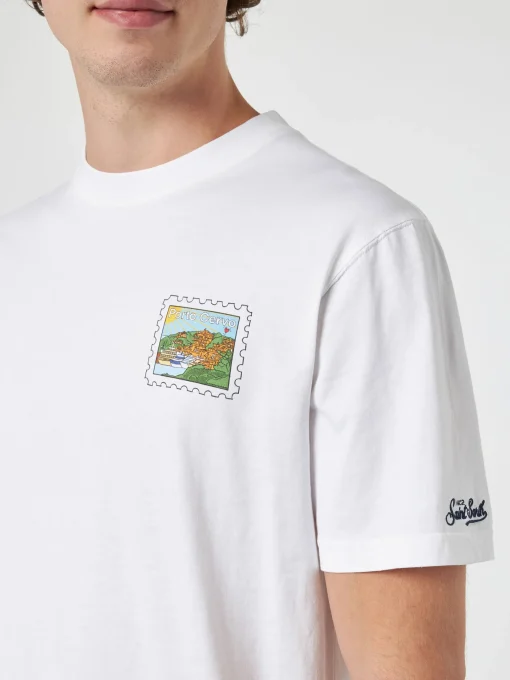 T-shirt da uomo in cotone con stampa fronte e retro cartolina di Porto Cervo | EDIZIONE SPECIALE ALESSANDRO ENRIQUEZ